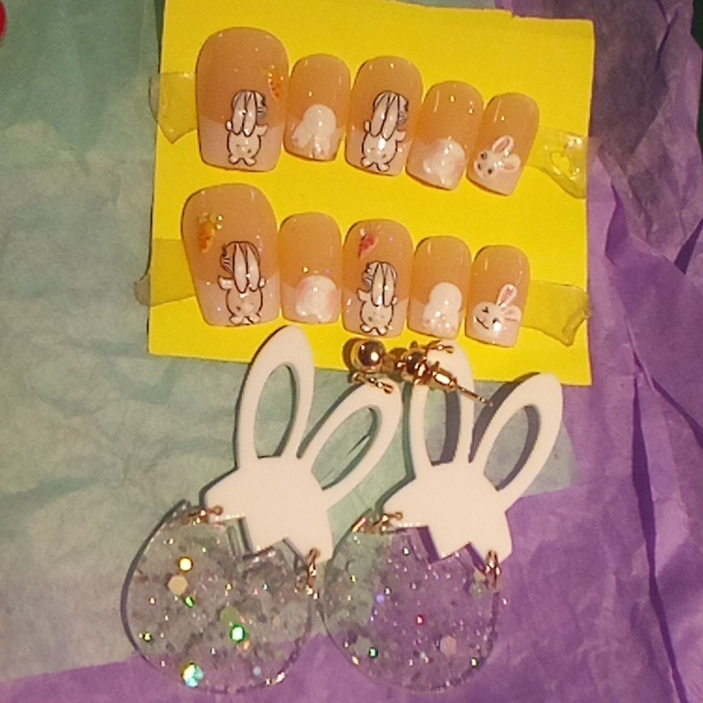 Bunny 🐇 butt matching nails and earrings